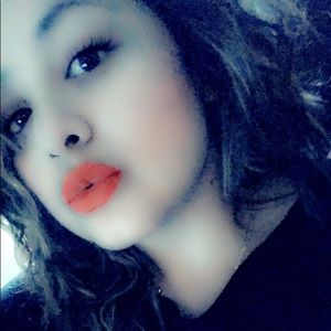 Meet your Posher, Kenia